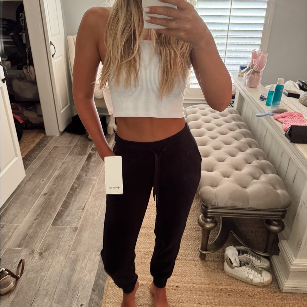 Lululemon black joggers